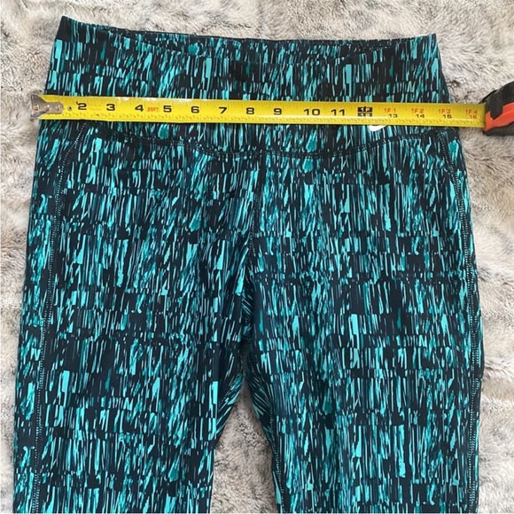 Nike medium work out capris - Picture 6 of 6